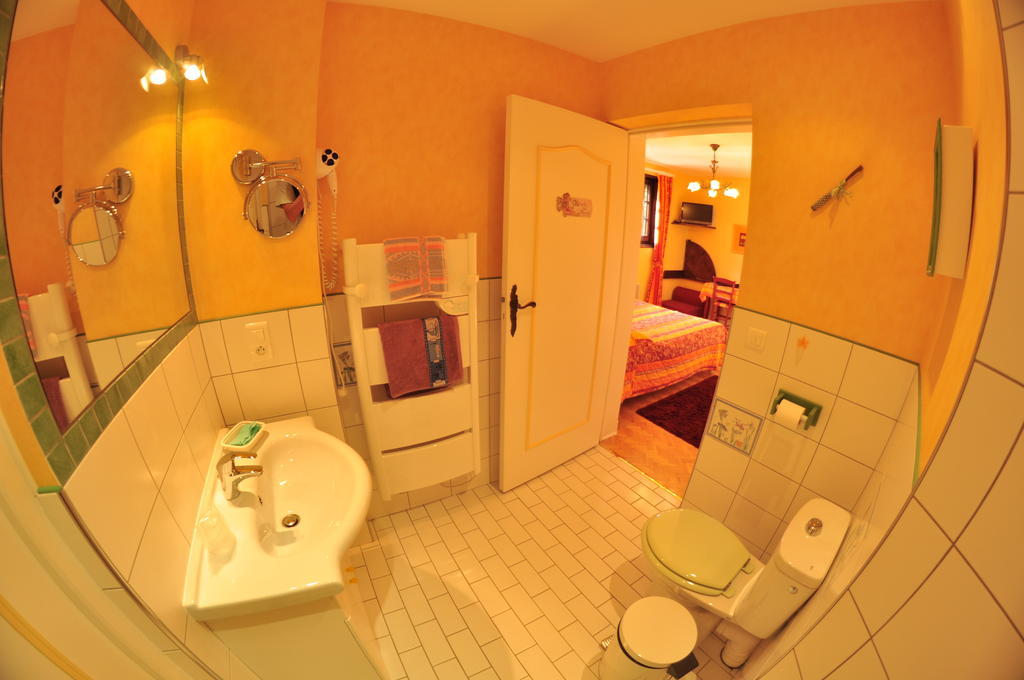 Hotel-Logis La Coraline Gannat Room photo