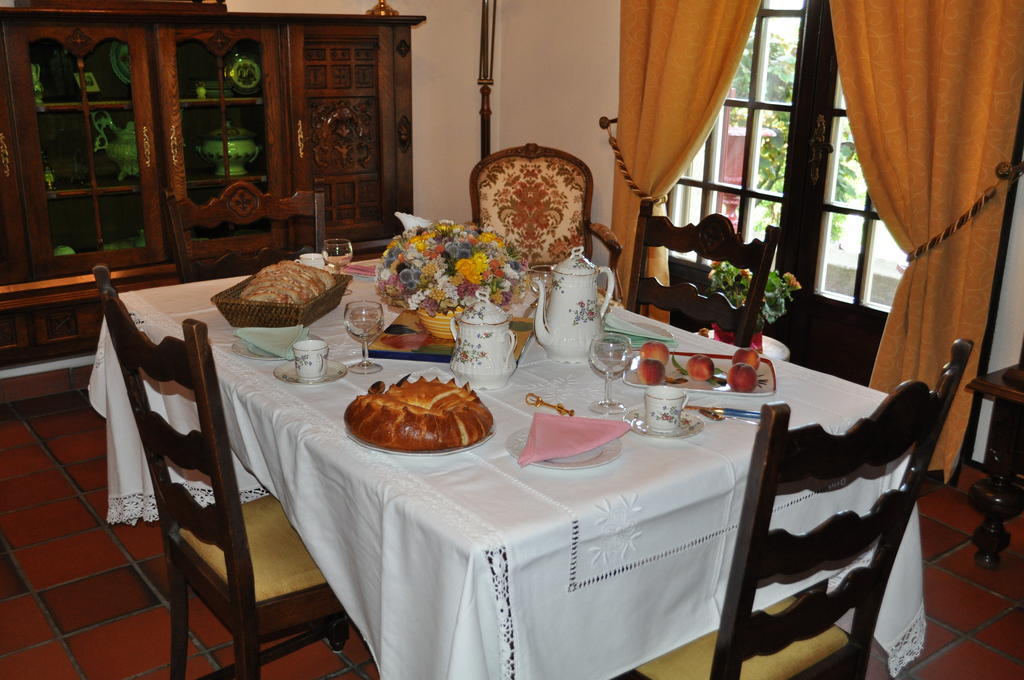 Hotel-Logis La Coraline Gannat Room photo